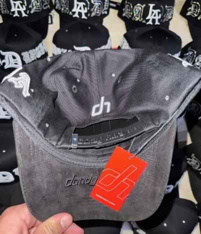 Gorra Fuerza Regida x Dandy Hats 🧢 Letra D + Cristales – Edición Limitada