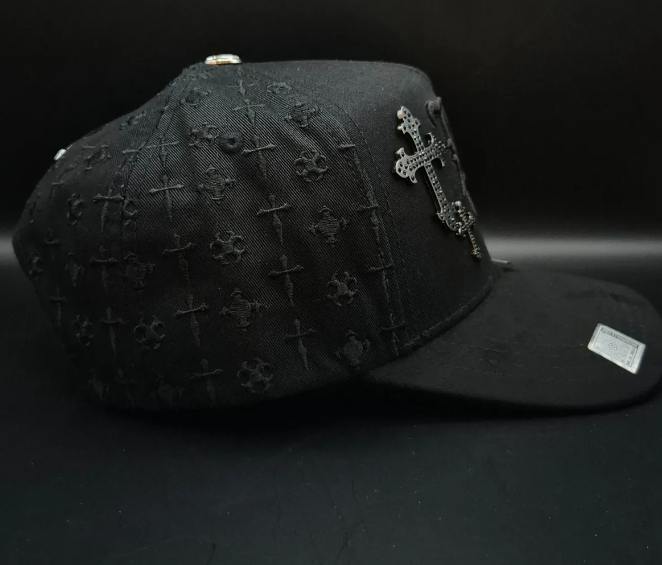 ✨ Gorra Bigg Boss Chrome LA | Cruces Plateadas | Ajustable Negra Elegante
