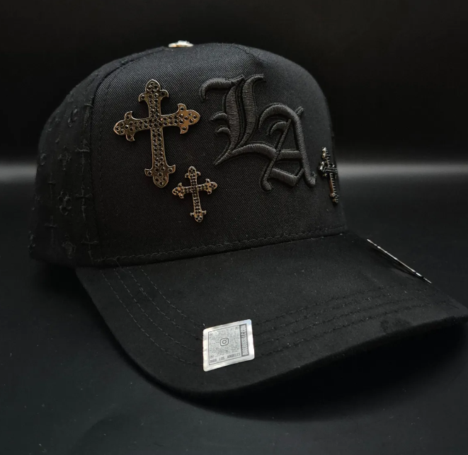 ✨ Gorra Bigg Boss Chrome LA | Cruces Plateadas | Ajustable Negra Elegante
