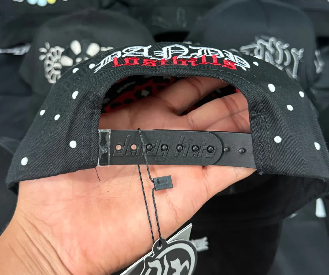 🎨 Gorra Dandy Hats Lost Hills | Edición Negra con Goteo Blanco | Streetwear de Lujo