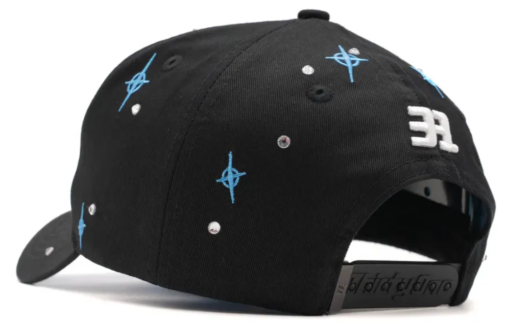 🧢 Gorra ThirtyOne T-Star – Edición Brillante con Bordado y Pedrería