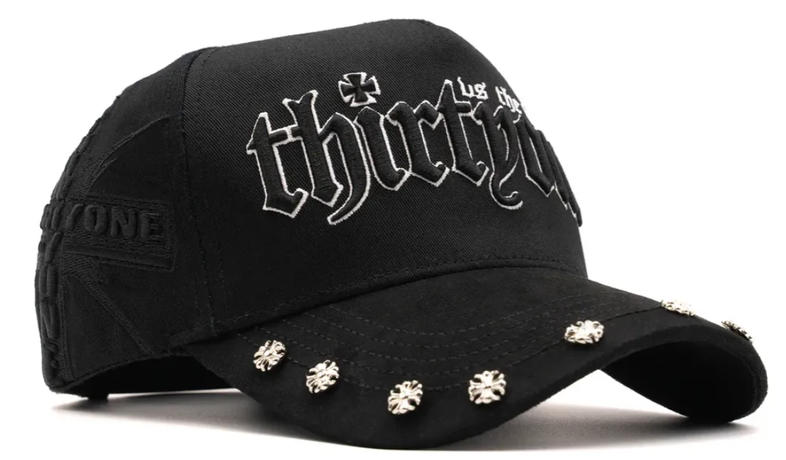 🧢 Gorra ThirtyOne “31 vs The World” – Edición Aniversario con Detalles Metálicos