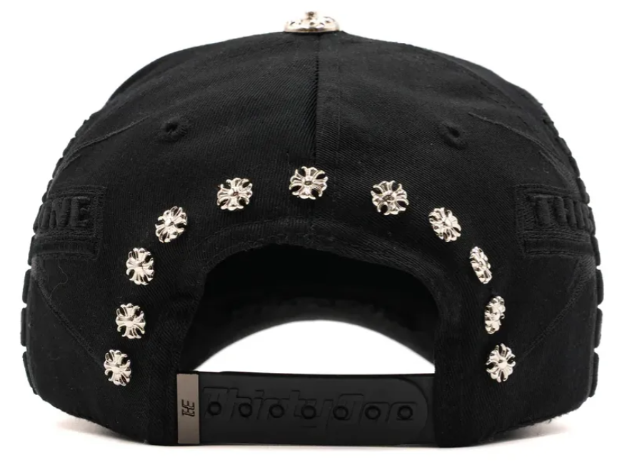 🧢 Gorra ThirtyOne “31 vs The World” – Edición Aniversario con Detalles Metálicos